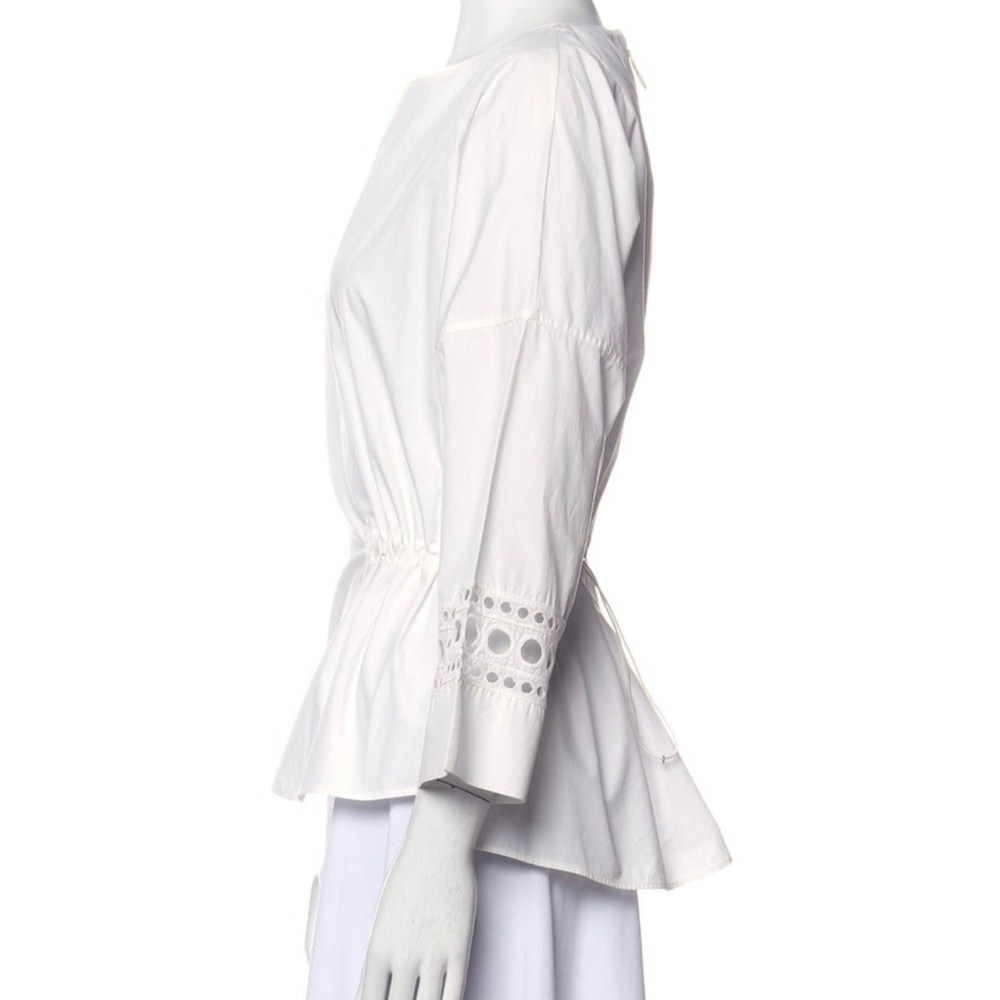 Akris Punto Blouse
Three-Quarter Sleeve/Bateau Neckline
Exposed Zip Closure back - Picture 2 of 3